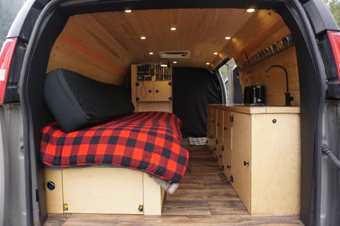 Beautiful Chevy Express Camper Van with Comfort & Electricity Campervan in Squamish