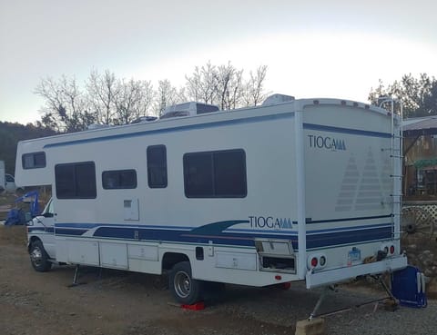 1996 Fleetwood by Tioga 29' 4 Position bike rack included!  Dogs allowed! Veicolo da guidare in Baxter