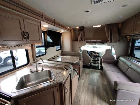 2019 Thor Four winds 28Z Véhicule routier in Surrey
