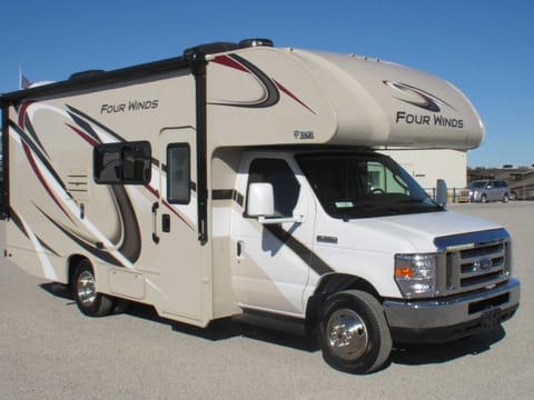 Family friendly 22’ Motorhome Drivable vehicle in Surrey