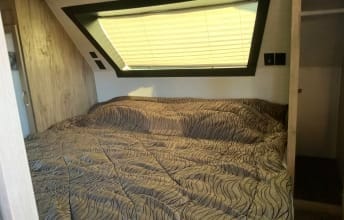 Pet friendly and Ultra light with Solar panels! Tráiler remolcable in Montebello