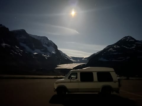 Ford 1990 Conversion Van w/ Starlink Roam, Goal Zero generator & Parks Pass Camper in Canmore
