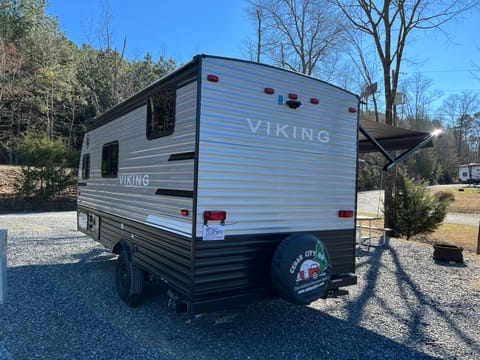 "Victor" 2021 Viking 17BH Towable trailer in Cleveland