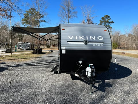 "Victor" 2021 Viking 17BH Value Unit Towable trailer in Cleveland