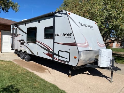 2013 Monaco R-Vision 25ft bumper pull camper sleeps 6 Towable trailer in Cheyenne