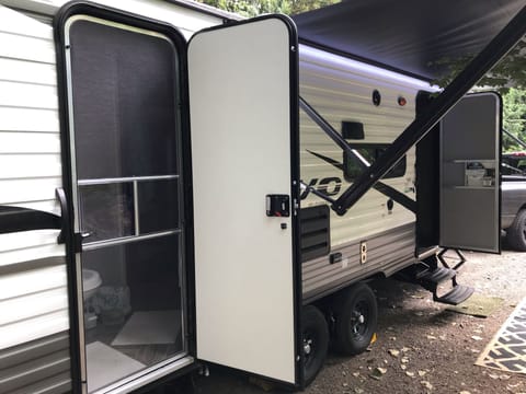 2021 Forest River Evo Lite Towable trailer in Paine Lake Stickney