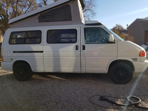 Classic Volkswagen Eurovan Camper with Pop Top '02 Campervan in Moab