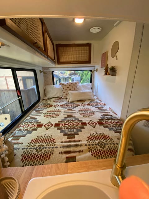 Enjoy Bernice the RV! * DELIVERY ONLY* Vehículo funcional in Carmel Valley