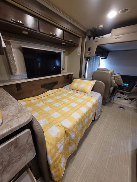Dinette conversion into bed