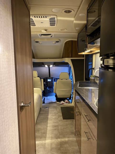 2016 Winnebago View - Fun for Family of 4 Véhicule routier in Matthews