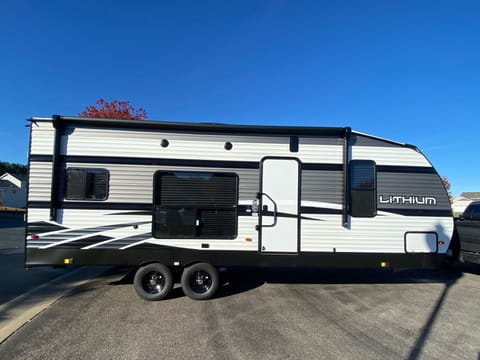 2022 Heartland Lithium Toyhauler Towable trailer in Zimmerman