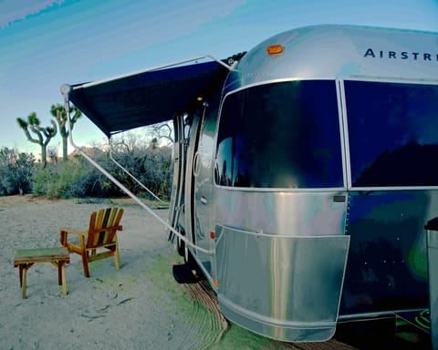 Airstream International CCD Tráiler remolcable in Midway City