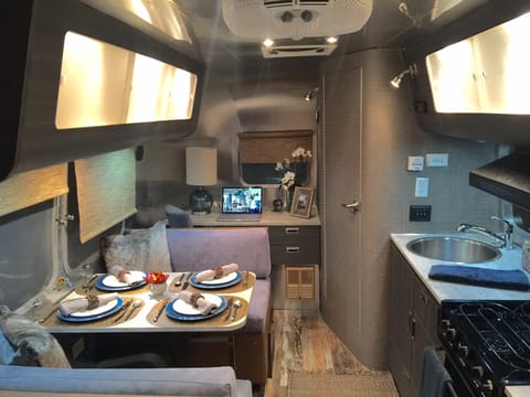 Airstream International CCD Rimorchio trainabile in Midway City
