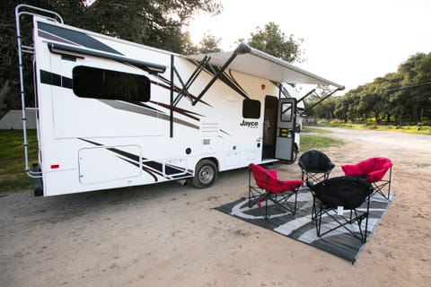 This RV has it all, 2 slide outs that provide spacious living space but yet compact enough for even a first time RV driver. Ready to travel!

Perfect for trips to:

HWY 1 
Big Sur
Weather Tech Raceway
Laguna Seca
Marina Dunes
Yosemite
Oregon 
Joshua Tree
Death Valley