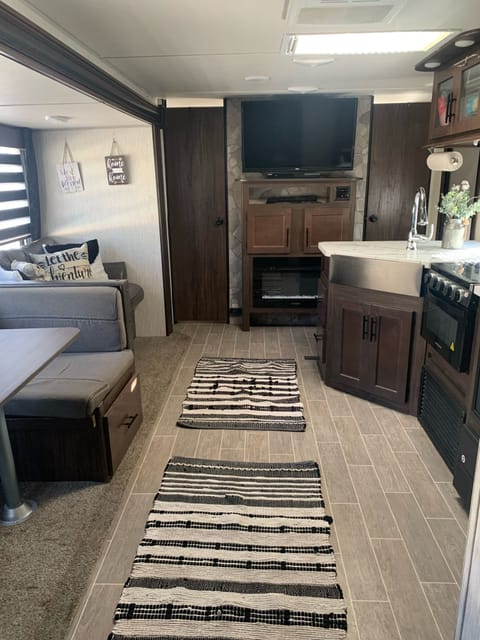 Family Friendly Bunkhouse Remorque tractable in Menifee