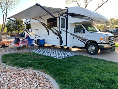 this RV will fit in most all camp ground spots