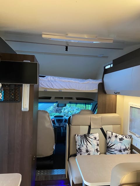 Queensize bed cabin over drivers