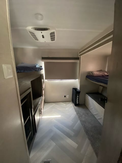 REBA-Family Camper with bunkhouse WITH WIFI Towable trailer in Lehigh Acres