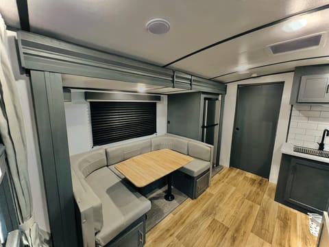 We deliver and setup! 2022 Keystone Bullet, Sleeps 6! Towable trailer in New Braunfels