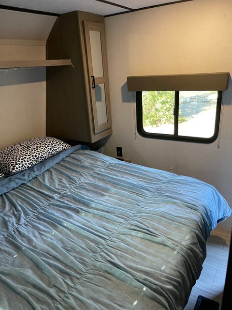 2021 Keystone Camper (ultra comfortable)Trailer Rimorchio trainabile in Huntington Beach