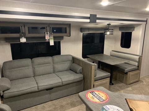 2022 Puma 27' Rear Lounge (30) Towable trailer in Temecula