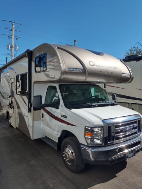 THOR - EARLY PICK UP / LATE DROP OFF- 26 FEET Drivable vehicle in Delray Beach