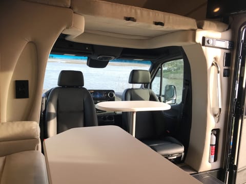2020 Tiffin Wayfarer -- Mercedes Glamping w/All You Need Included! Vehículo funcional in Novato