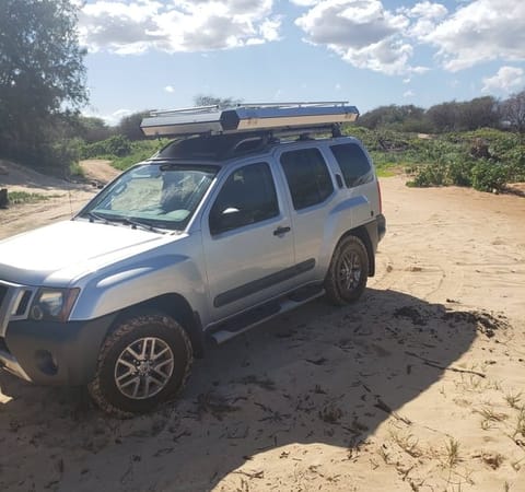 Silver Xterra 4x4 Premium Rooftop Tent! Gear Included! Easiest Setup! Véhicule routier in Makawao
