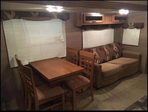 2014 Coachmen Catalina Towable trailer in Topeka