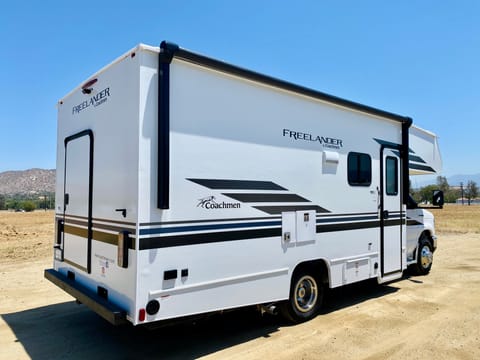 2021 Coachmen Freelander 2 22XGF Mini Florida Fahrzeug in Pomona