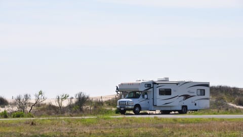 Coachmen Freelander 32BH - Bunkhouse Motorhome Drivable vehicle in Burlington