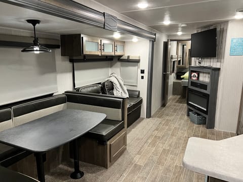 S'more the Merrier 2021 Family Bunk Room Travel Trailer - 37' Towable trailer in San Tan Valley