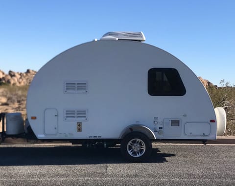 Lil’ Retreat (we tow/SD) Towable trailer in San Marcos