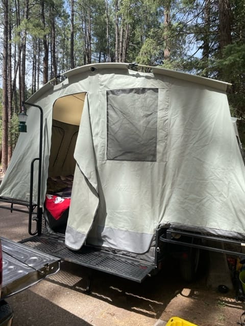 2016 Jumping Jack pop up tent trailer Ziehbarer Anhänger in Laveen Village