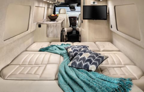 2016 Airstream Interstate Grand Tour New lift Kit Véhicule routier in Rancho Santa Margarita