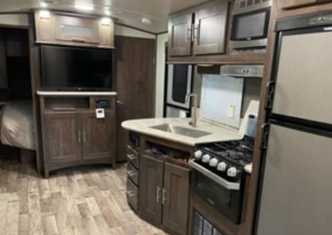 SPRING FLASH SALE!  Beautiful 2019 Cruiser RV Embrace * DELIVERY ONLY * Towable trailer in Lowell