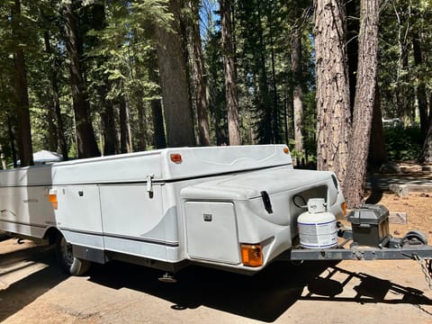 **Adventure-Ready 2004 Coleman/Fleetwood Utah Pop-Up Camper Towable trailer in Piedmont