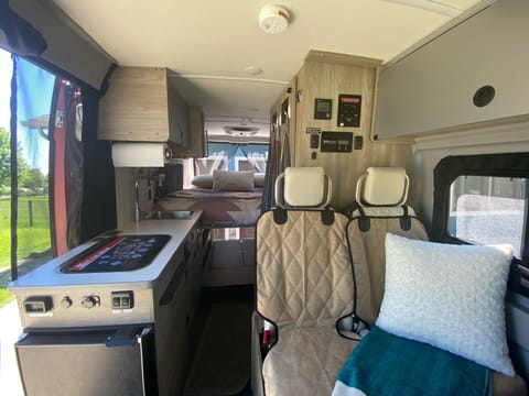 2021 Winnebago Solis 59PX:King Bed*Rear A/C*Additional Garage Space Drivable vehicle in Ames