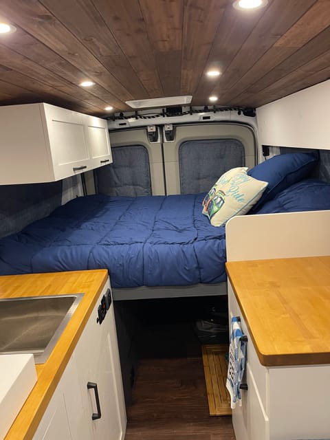 2018 Ford Transit Converted Van - Electricity, Water, and Heat Included Campervan in Del Mar