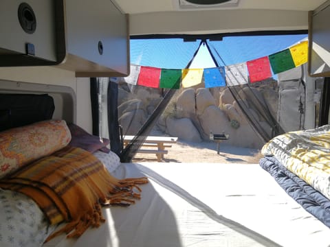Experience Comfort and Adventure in Our Cozy '22 Winnebago Solis! Véhicule routier in Tigard