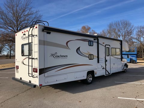 2014 Coachmen Freelander 32ft bunkhouse Drivable vehicle in Bartlesville