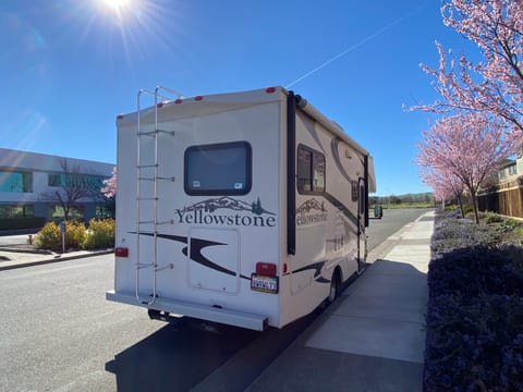 2008 Gulf Stream Conquest Yellowstone 23' Class C Motorhome Drivable vehicle in Fairfield