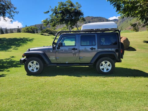 Easy Camping Maui Located in Kahului - Jeep Wrangler, Roofnest Condor XL, 4x4 Vehicle, Camping, Recreation, and Snorkel Gear Rental 