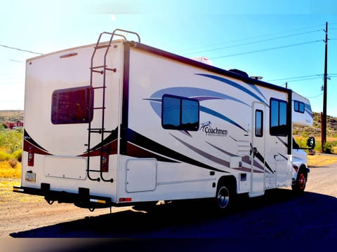 2019 Chevrolet Coach Freelander 27QB Veículo dirigível in Bartlett