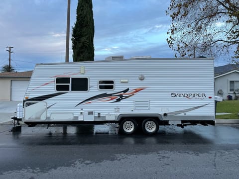 Cozy 2007 Forest River Sandpiper Toy Hauler Towable trailer in Simi Valley