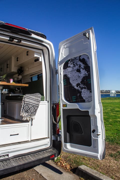 Beautiful Converted Van With Custom Interior With Everything You Could Need Veicolo da guidare in Pacific Beach
