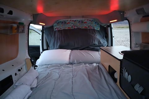 Phenomenal Camper Van! Fully Stocked & Cozy Adventures with "Silver Fox" Cámper in Green Valley North