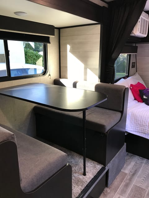 2022 Jayco Jay Flight Baja Towable trailer in Nanaimo