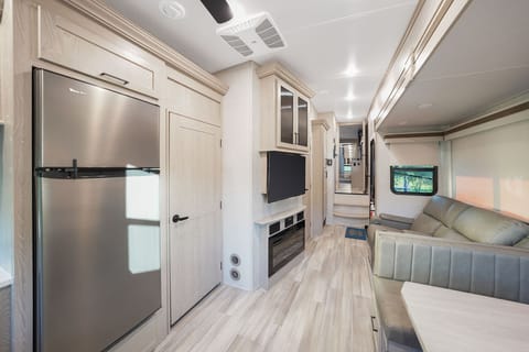2022 Luxury Feelgood Rockwood 36ft fifth wheel with mid bunk Towable trailer in Sonoma County