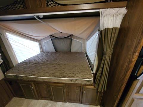 2018 Forest River Flagstaff Shamrock (sleeps 8+) Towable trailer in Midland